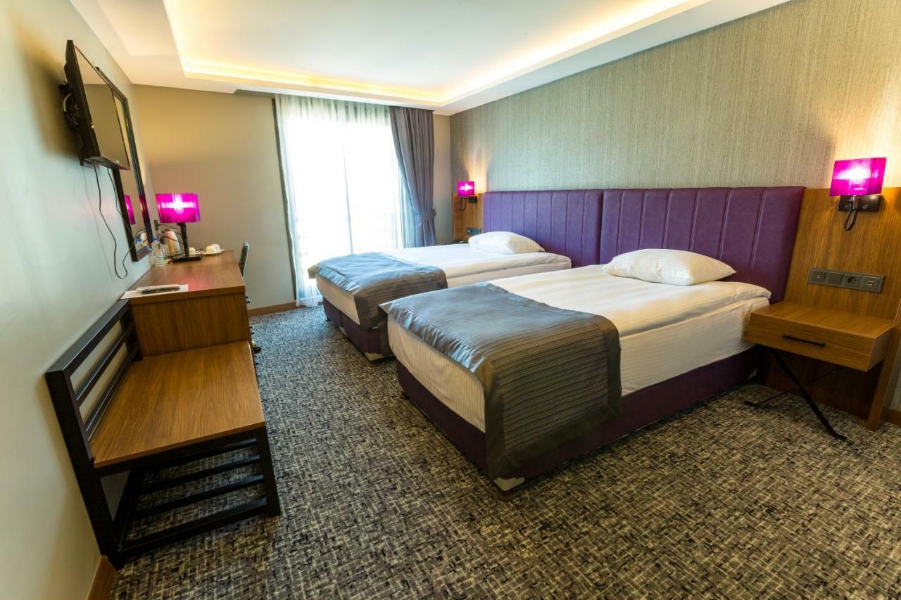Businesspalas Deluxe Izmit Exterior photo