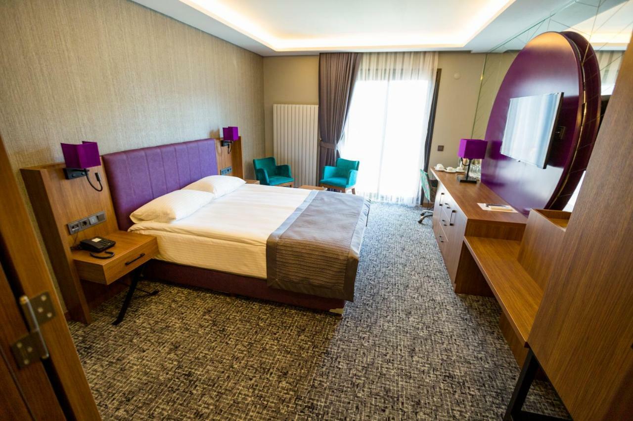 Businesspalas Deluxe Izmit Exterior photo